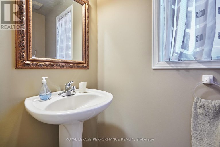 29647824/2104-liska-street/avalon-east/ottawa/ontario/K4A4J6_17