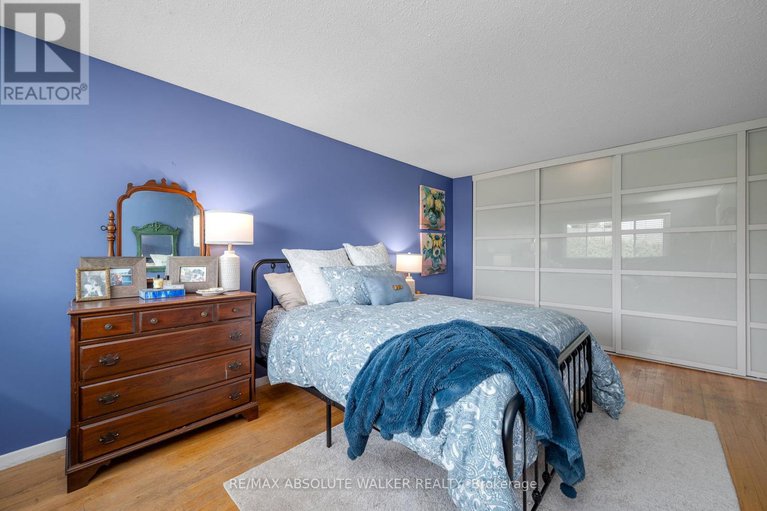 28463619/1881-greenacre-crescent/beacon-hill-south/ottawa/ontario/K1J6S7_19