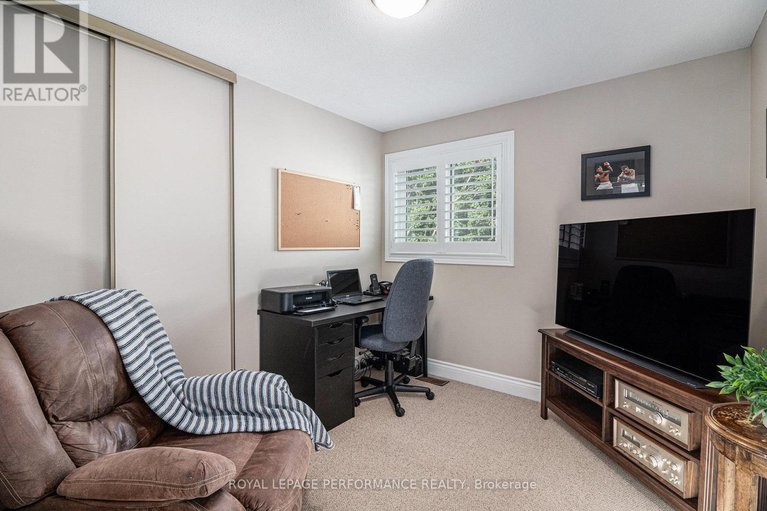 29629038/653-thicket-way/fallingbrookgardenway-south/ottawa/ontario/K4A3A7_28