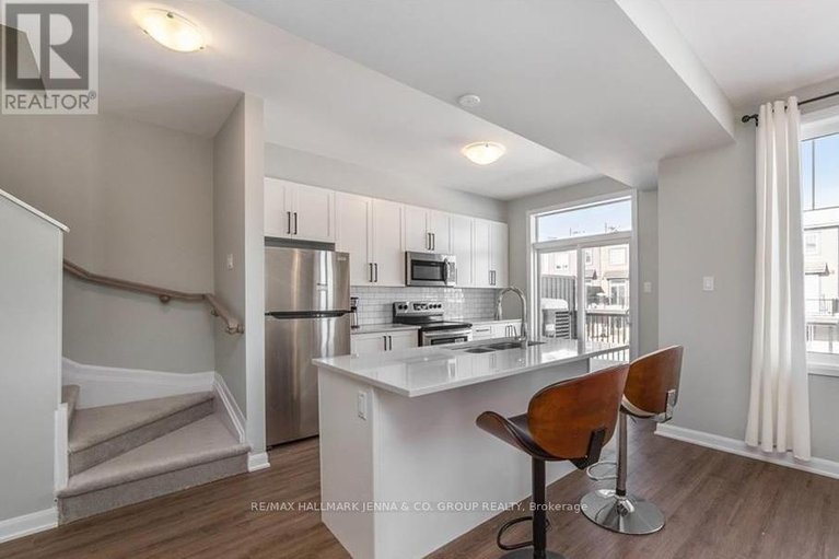 28934994/520-galmoy-way/half-moon-bay/ottawa/ontario/K2J6V1_9