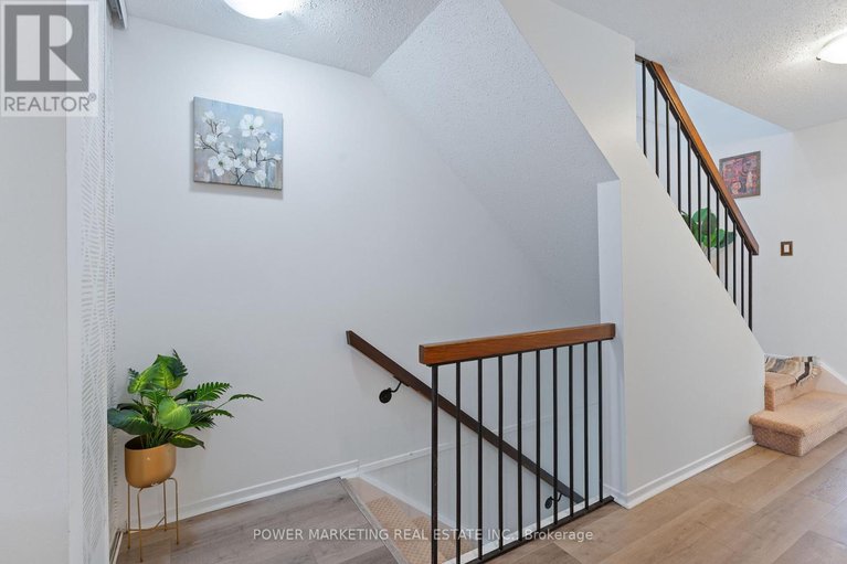 29312527/b-6702-jeanne-darc-boulevard-n/convent-glen-north/ottawa/ontario/K1C6E9_7