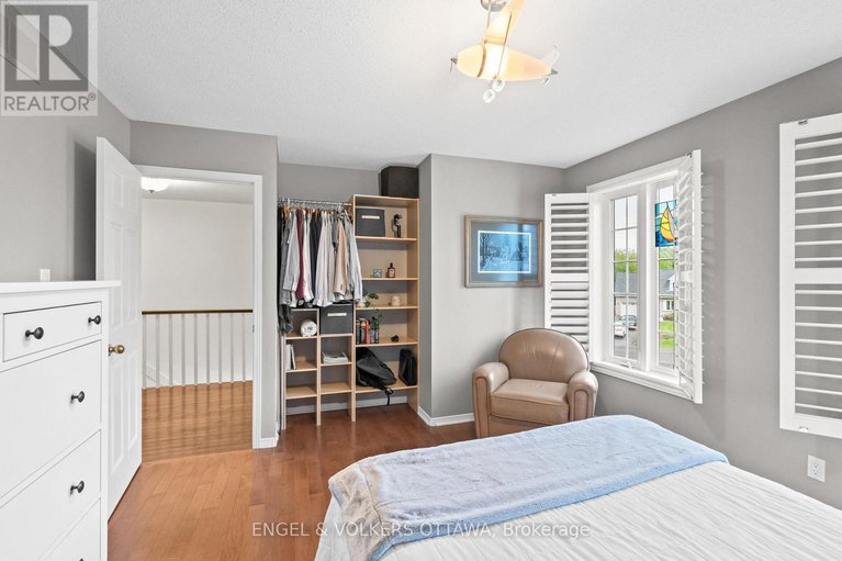 28604093/935-fieldown-street/cumberland-ridge/ottawa/ontario/K4C1B9_22