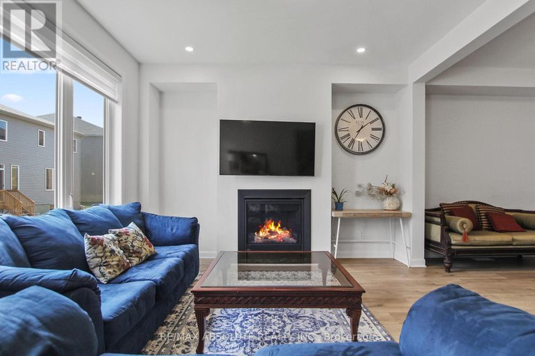 28623552/145-invention-boulevard/morgans-grantsouth-march/ottawa/ontario/K2W0L9_14