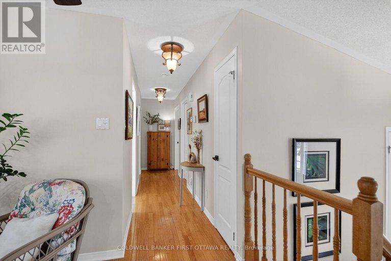 29480327/2960-ernside-crescent/cumberland-estates/ottawa/ontario/K4C1B6_13