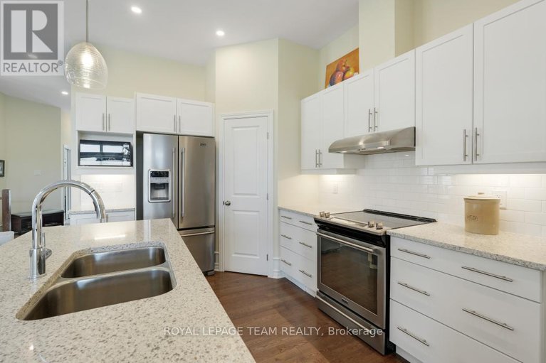 28689700/316-serenade-crescent-w/riverside-southgloucester-glen/ottawa/ontario/K1X0B8_12