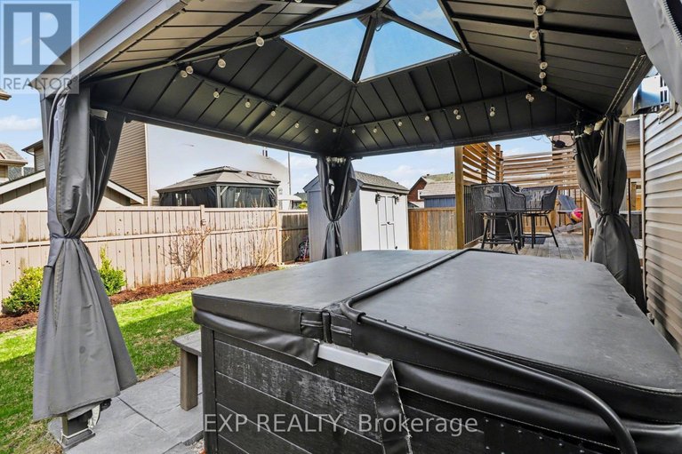 29648616/860-oat-straw-way/leitrim/ottawa/ontario/K1T0M2_29