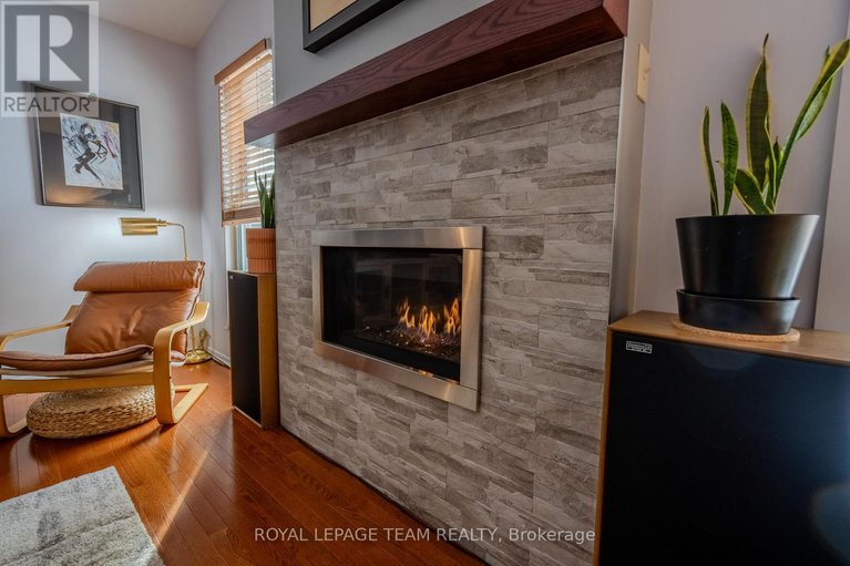 29296774/118-seabrooke-drive/glencairnhazeldean/ottawa/ontario/K2L2R4_16