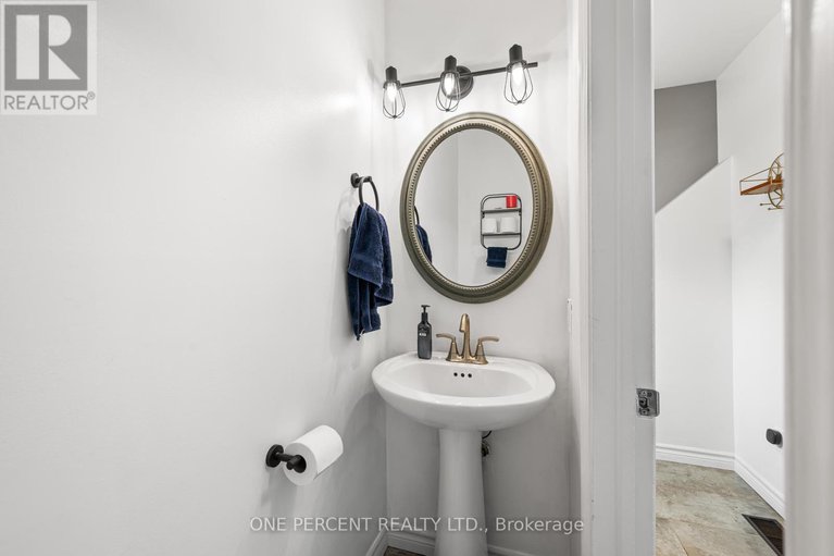 28829146/16-shouldice-crescent/glencairnhazeldean/ottawa/ontario/K2L1M9_12