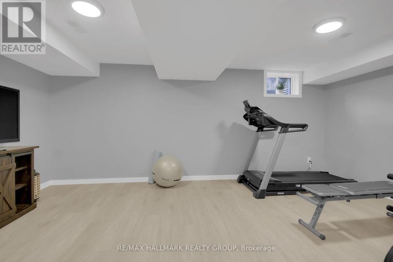 28591389/585-barrick-hill-road/emerald-meadowstrailwest/ottawa/ontario/K2M0B4_40