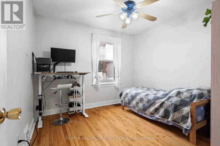 29118509/318-shakespeare-street/vanier/ottawa/ontario/K1L5M2_15