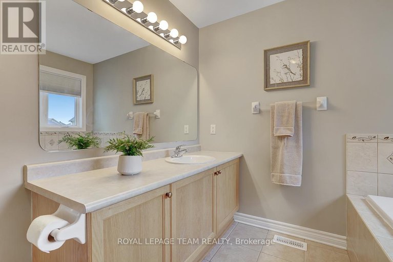 29594143/254-tewsley-drive/riverside-southgloucester-glen/ottawa/ontario/K1V0Y6_21