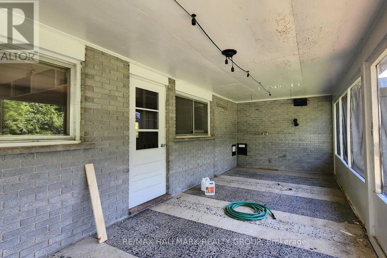 28090289/447-roger-road/alta-vistafaircrest-heights/ottawa/ontario/K1H5B7_40