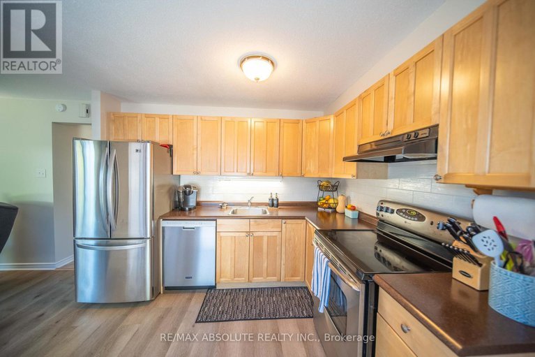 28869002/198-hoylake-crescent/bilberry-creekqueenswood-heights/ottawa/ontario/K1E2M8_16