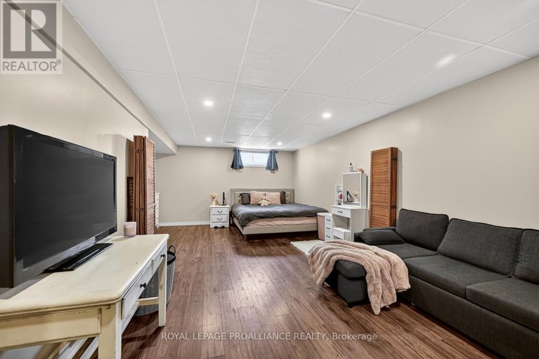 29557467/5500-meadowbrook-drive/iroquois/south-dundas/ontario/K0E1K0_22