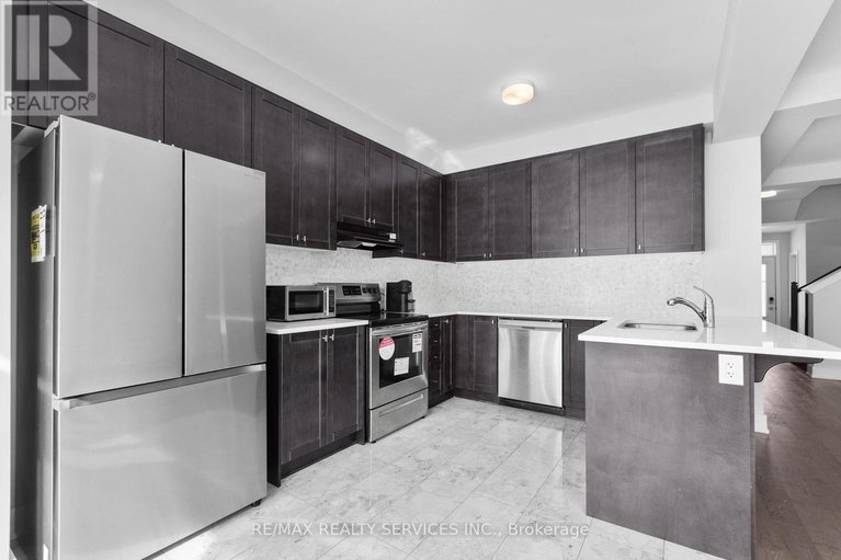 29447721/724-rouncey-road/emerald-meadowstrailwest/ottawa/ontario/K2S1B6_33