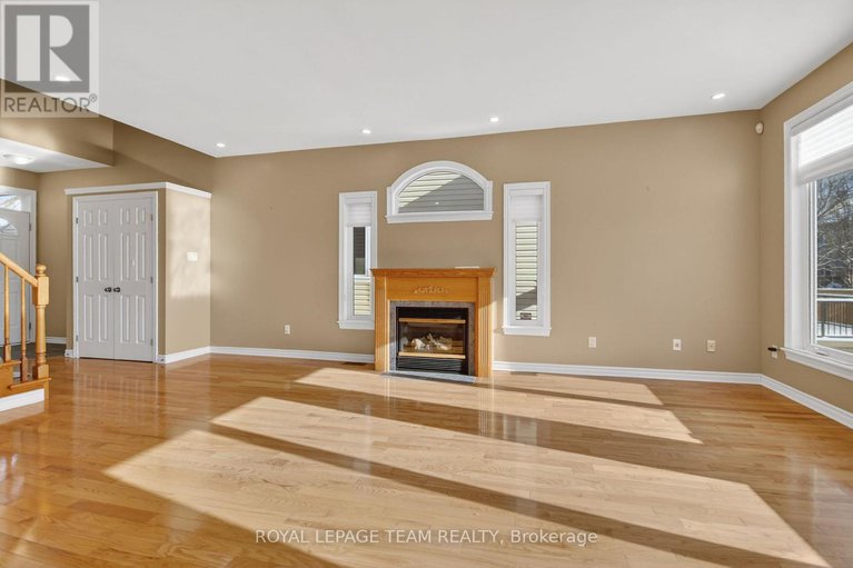 29182654/59-polo-lane/emerald-meadowstrailwest/ottawa/ontario/K2M2Y4_7