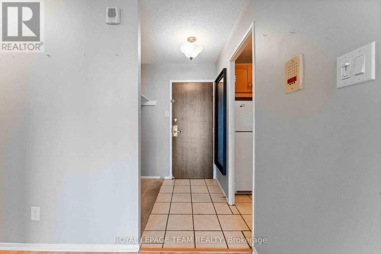 28568196/2005-1785-frobisher-lane/riverview-park/ottawa/ontario/K1G3T7_4