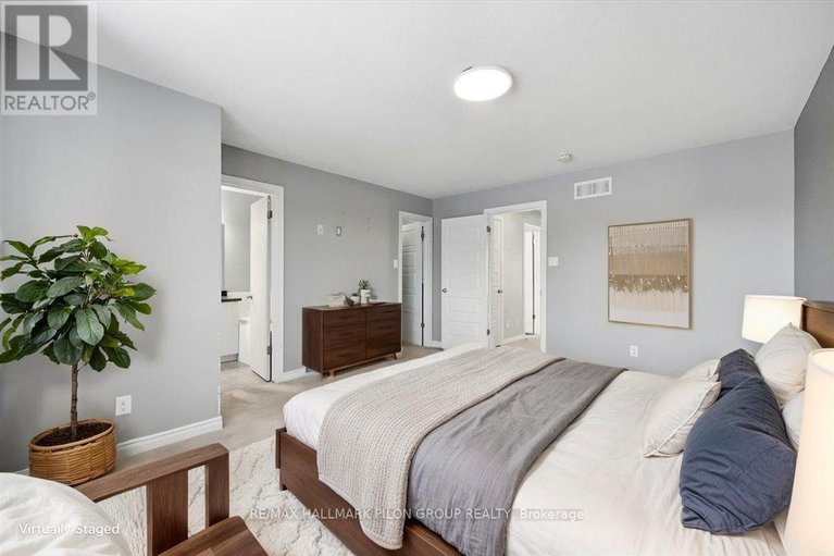 29233592/748-morningstar-way/mer-bleuebradley-estatesanderson-park/ottawa/ontario/K1W0G6_14