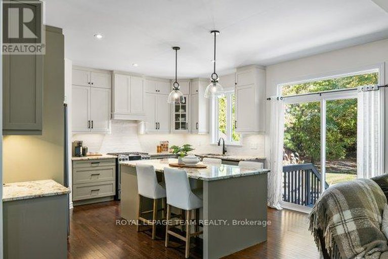 29392991/524-osmond-daley-drive/huntley-ward-south-east/ottawa/ontario/K0A1L0_20