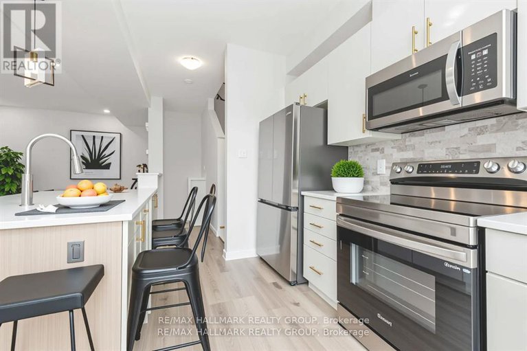 28591919/210-attwell-private/morgans-grantsouth-march/ottawa/ontario/K2K0P6_9