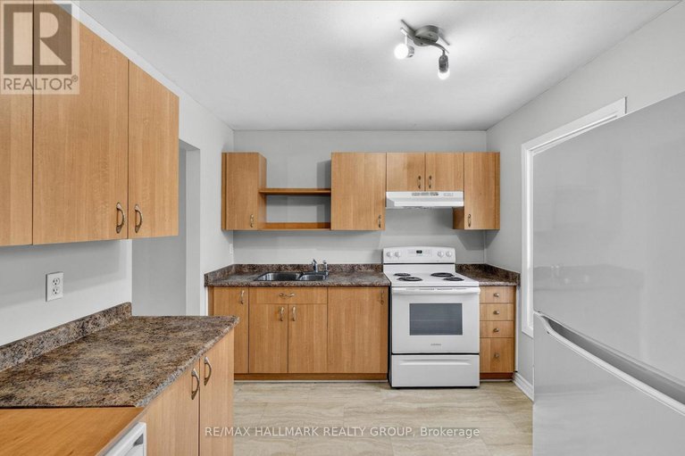 29254811/3219-stockton-drive/blossom-parkkemp-parkfindlay-creek/ottawa/ontario/K1T1S3_16