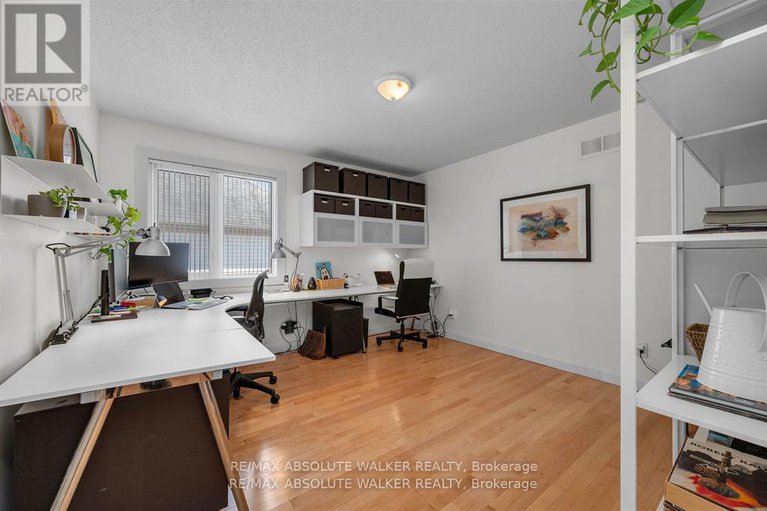 28644323/107-joshua-street/mer-bleuebradley-estatesanderson-park/ottawa/ontario/K1W0A2_25