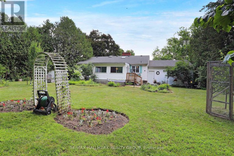 28588248/1307-fairway-drive/manotick-east-to-manotick-station/ottawa/ontario/K4M1B3_28