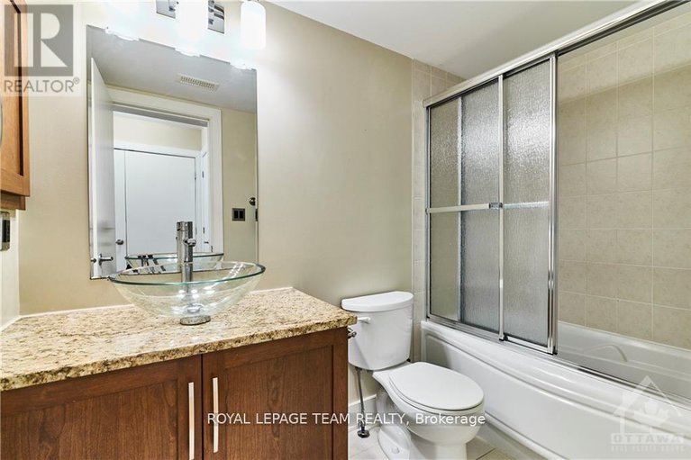 29679100/10-800-melwood-avenue/mckellar-heightsglabar-park/ottawa/ontario/K2A3C3_18