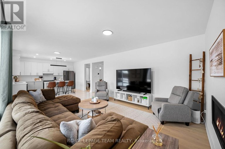 29484590/437-fleet-canuck-private/huntley-ward-south-east/ottawa/ontario/K0A1L0_13