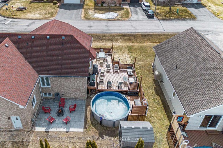 29409761/55-rowan-drive/morrisburg/south-dundas/ontario/K0C1X0_23