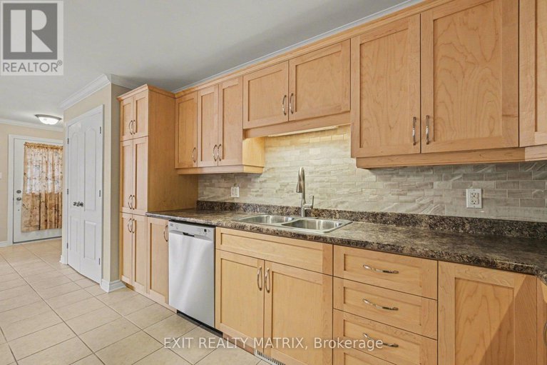 29383729/103-856-notre-dame-street/embrun/russell/ontario/K0A1W0_11