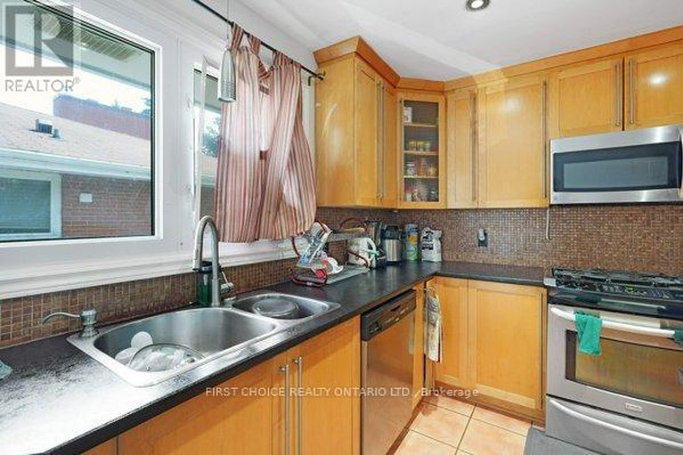 28977571/1753-heron-road/urbandale-acres/ottawa/ontario/K1V6A2_10
