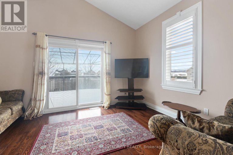 27908080/101-thivierge-court/town-of-rockland/clarence-rockland/ontario/K4K0E7_13