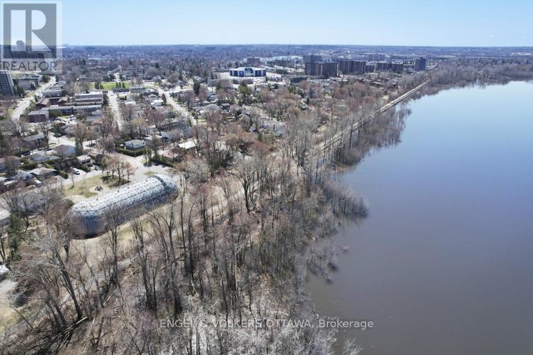 29634427/72-scrivens-street/britannia/ottawa/ontario/K2B6H1_20