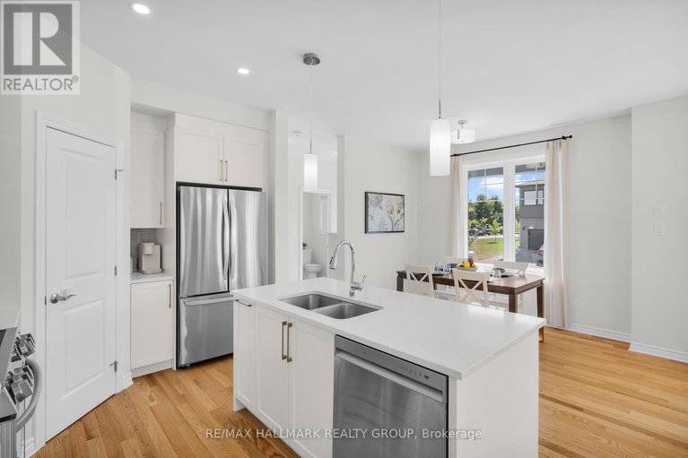 28811432/617-fisher-street/north-grenville-twp-kemptville-south/north-grenville/ontario/K0G1J0_18