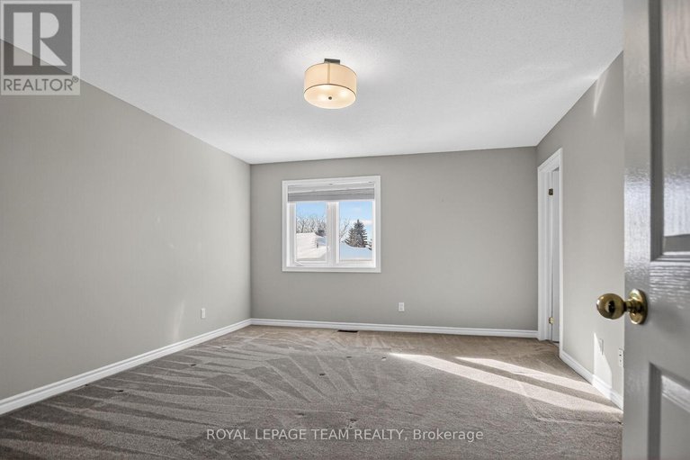 29368219/48-saddlesmith-circle/emerald-meadowstrailwest/ottawa/ontario/K2M2Y9_22