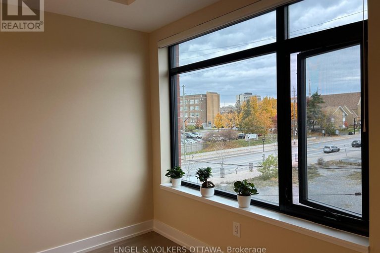 29213956/303-60-springhurst-avenue/ottawa-east/ottawa/ontario/K1S5V7_7