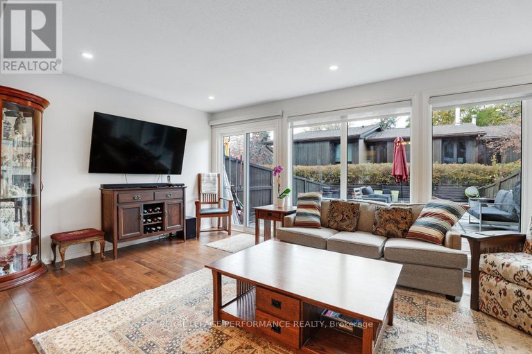 29039547/695-richmond-road/woodroffe/ottawa/ontario/K2A0G6_21