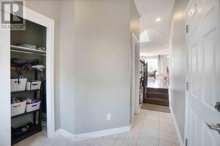 28463809/125-mancini-way/strandherd/ottawa/ontario/K2J5X3_3