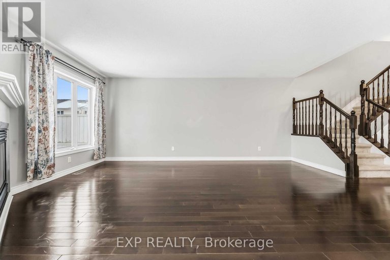 29238226/214-montmorency-way/avalon-east/ottawa/ontario/K4A0J9_15