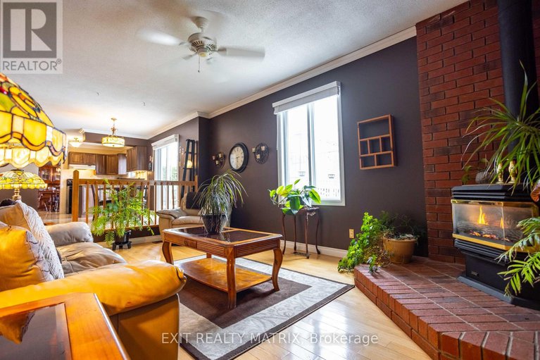 28213004/124-menard-street/embrun/russell/ontario/K0A1W1_19