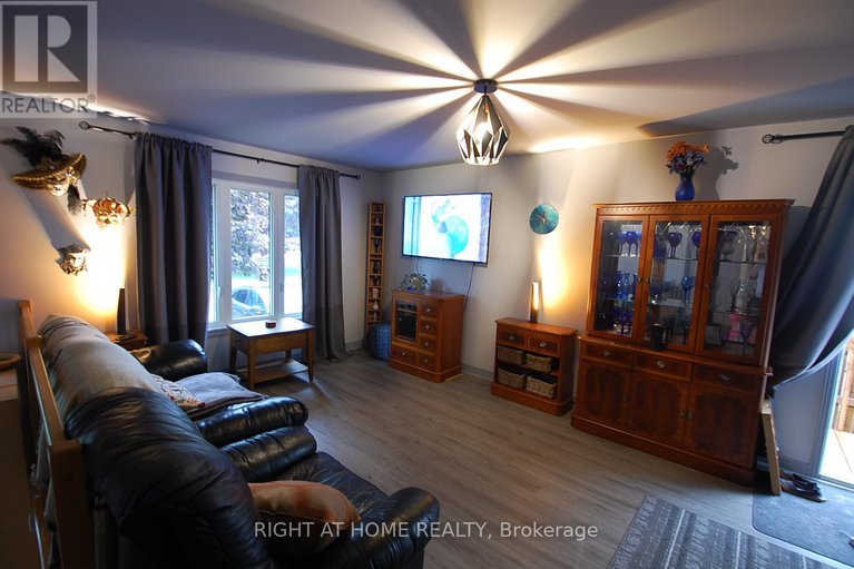 28833759/490-dalrymple-drive/town-of-rockland/clarence-rockland/ontario/K4K1G7_6