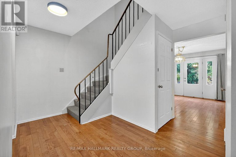 29038840/1415-plumber-avenue/carson-grove/ottawa/ontario/K1K4B2_18