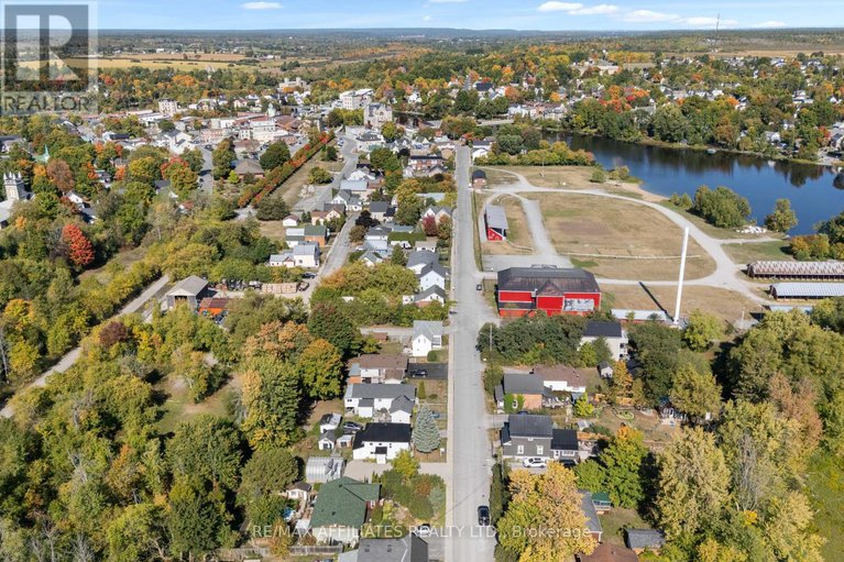 28874015/290-water-street/almonte/mississippi-mills/ontario/K0A1A0_43