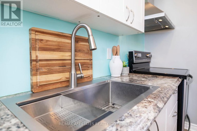 29175531/910-borland-drive/chatelaine-village/ottawa/ontario/K1E1X6_19