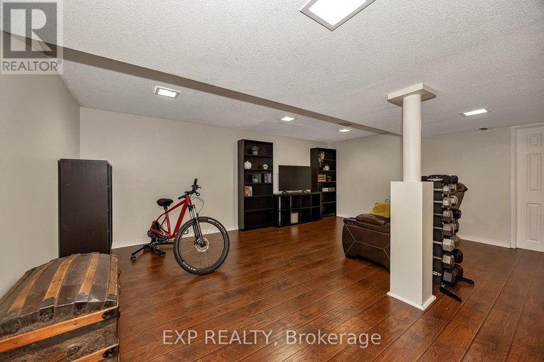 29607675/63-victor-street/stittsville-central/ottawa/ontario/K2S1H8_34