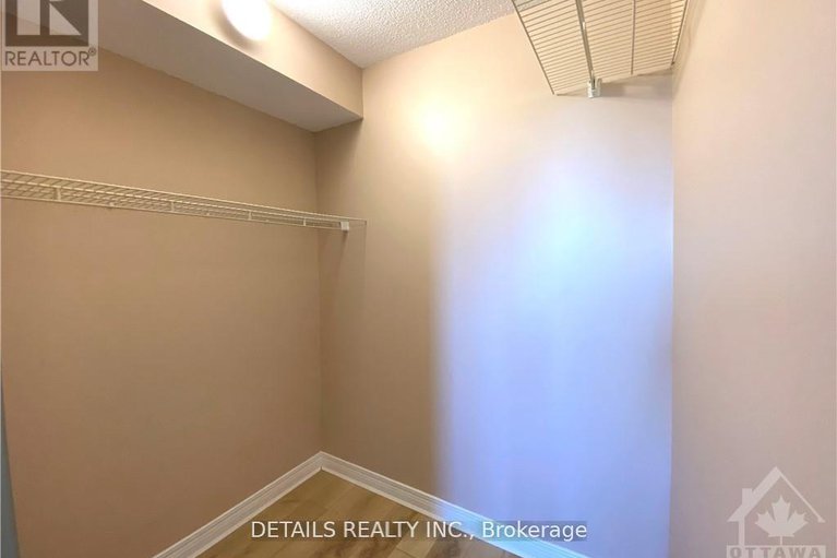 28248891/709-100-grant-carman-drive-w/borden-farmstewart-farmcarleton-heightsparkwood-hills/ottawa/ontario/K2E8B8_21