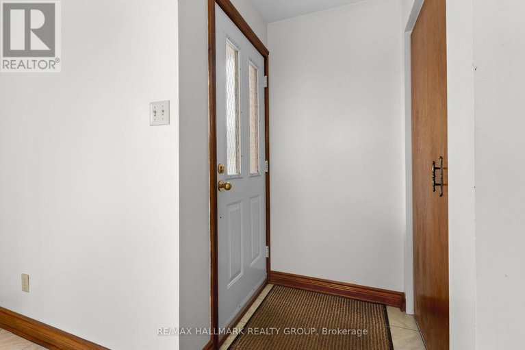 29615585/1310-ferguson-street/bel-air-heights/ottawa/ontario/K2C2K4_39