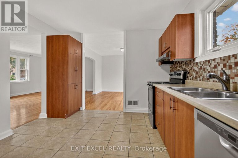 29109819/1456-larose-avenue/carlington/ottawa/ontario/K1Z7X8_5