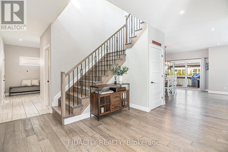 29112456/649-misty-street/village-of-russell/russell/ontario/K4R0E7_5